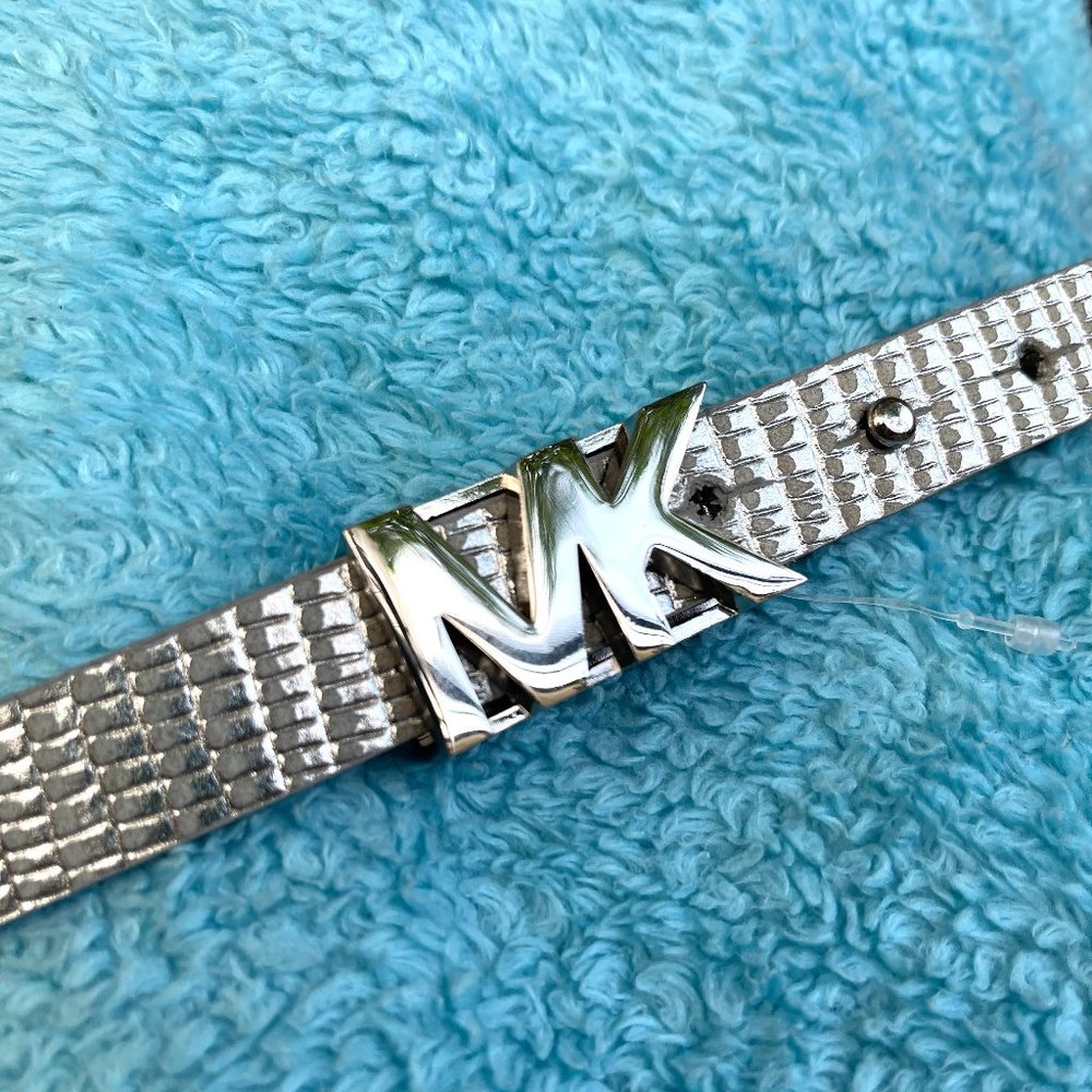 New Michael Kors Silver Logo Belt - Picture 7 of 11